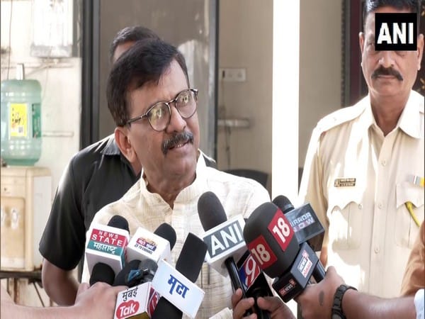 Confer Bharat Ratna on Veer Savarkar, says Sanjay Raut