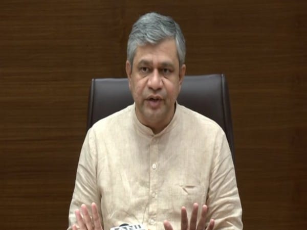 India's mobile exports to exceed USD 10 bn this year, says Ashwini Vaishnaw