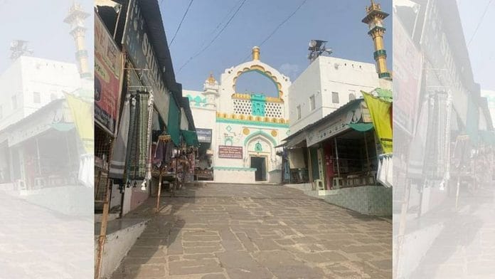 The entrance to the Aurangzeb's tomb in Khuldabad, Chhatrapati Sambhajinagar, Maharashtra | File photo | ThePrint