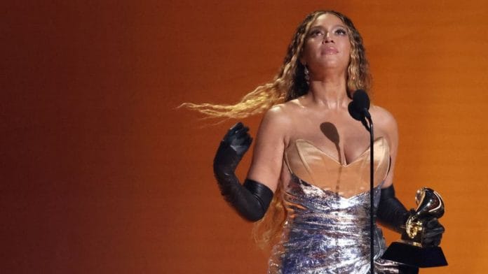 Beyonce accepts the award for Best Dance/Electronic Music Album for 