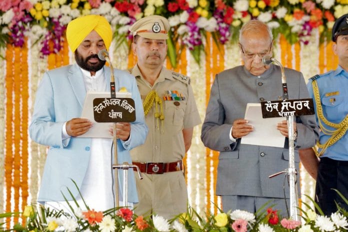 File photo of Punjab CM Bhagwant Mann (L) & Governor Banwarilal Purohit (R) | Photo: ANI