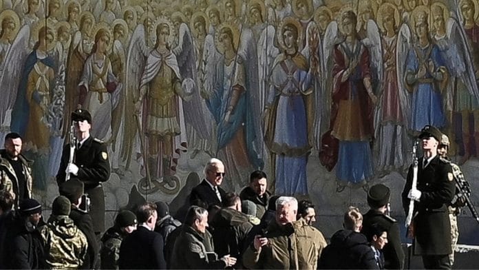 US President Joe Biden and Ukraine's President Volodymyr Zelenskiy walk next to Saint Michael’s cathedral, amid Russia's attack on Ukraine, in Kyiv, Ukraine 20 February 202 | Reuters/Viacheslav Ratynskyi