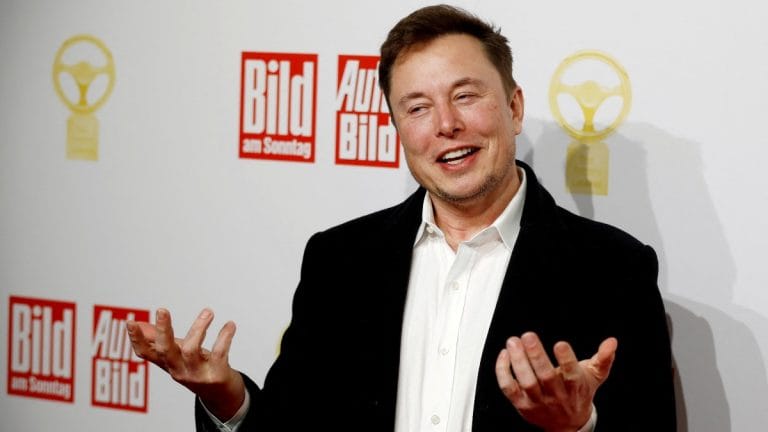 Elon Musk sets automatic poop emoji response on Twitter for media queries