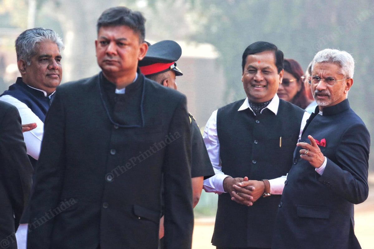 Chief of Army Staff Manoj Pande, AYUSH minister Sarbananda Sonowal, cabinet minister Bhupender Yadav and EAM Jaishankar engage in a conversation before the arrival of PM | Photo: Praveen Jain | ThePrint