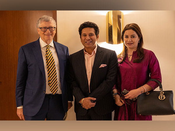 Sachin Tendulkar meets Bill Gates in Mumbai, fans say 