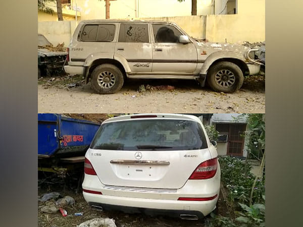 Prayagraj Police conducts raid on Atiq Ahmed's residence in Lucknow, seizes two luxury cars