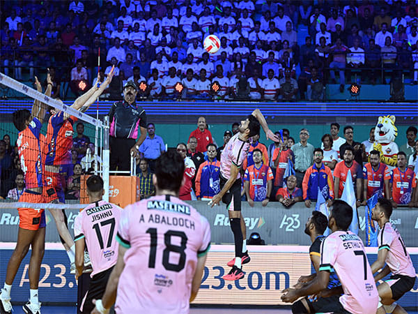PVL: Bengaluru Torpedoes stun Defending Champions Kolkata Thunderbolts in SFs