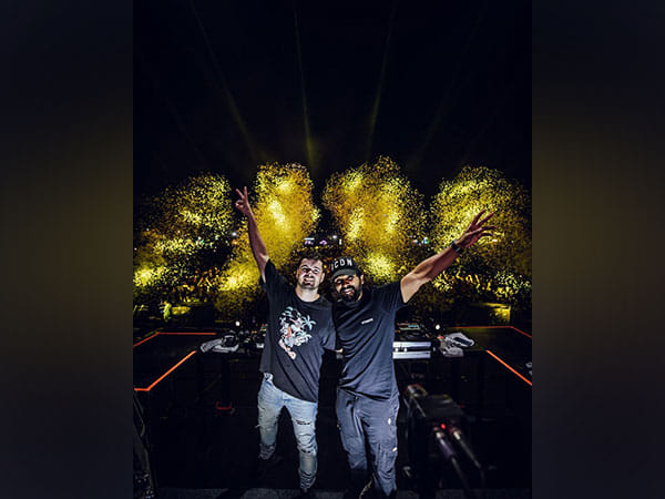 Allu Arjun grooves to 