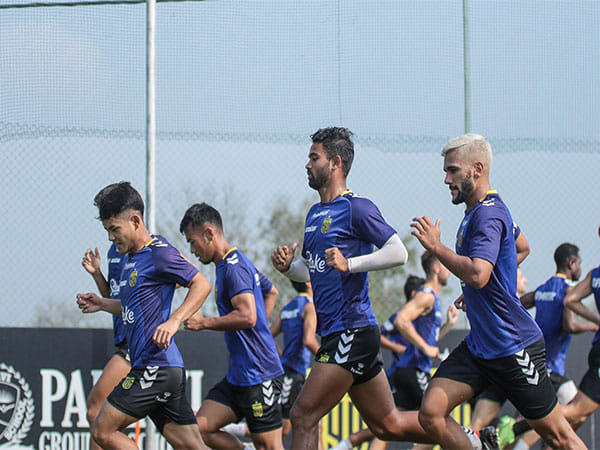 ISL: Defending champions Hyderabad FC to lock horns with ATK Mohun Bagan in semifinal first leg