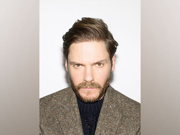 Daniel Bruhl to play fashion icon Karl Lagerfeld in series 'Kaiser Karl'