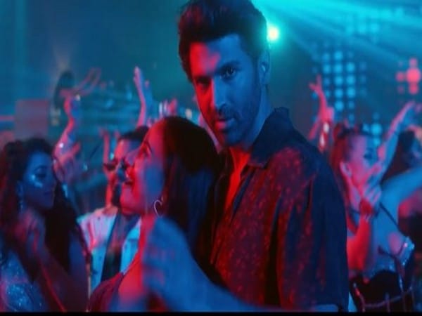 Aditya Roy Kapur's first song 'Soniye Je' from 'Gumraah' out now 