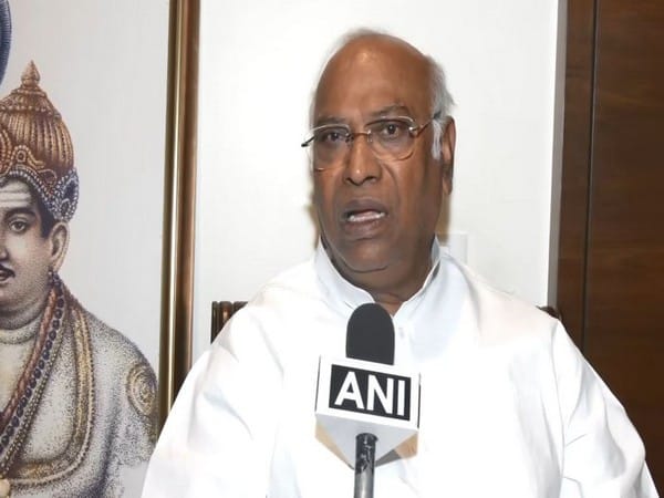 Bank accounts of 14.98 crore MNREGA workers not linked with Aadhaar: Kharge attacks Centre