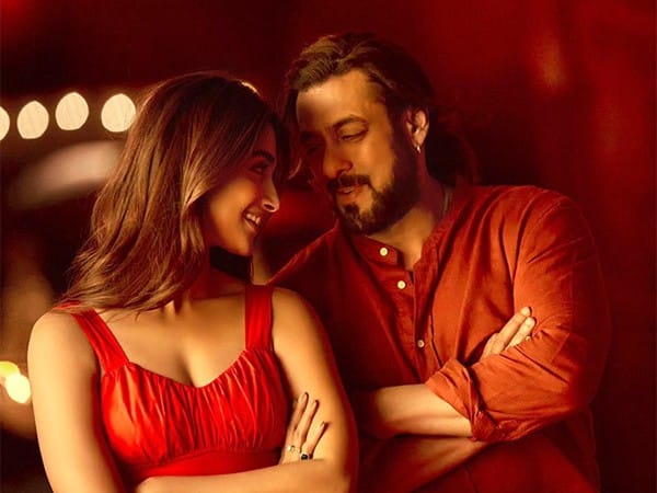 Salman Khan sings 'Jee Rahe The Hum' for Pooja Hedge in 'Kisi Ka Bhai Kisi Ki Jaan', check out teaser