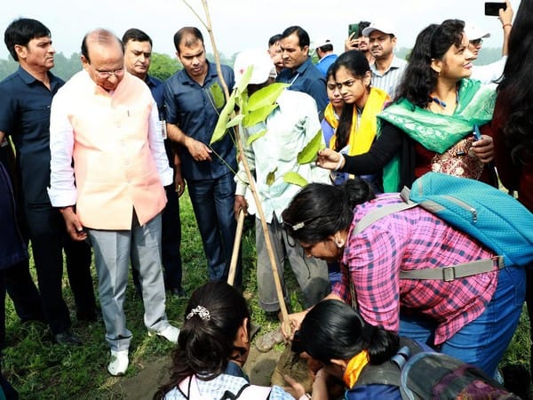Delhi LG launches plantation drive for restoration of Yamuna floodplains