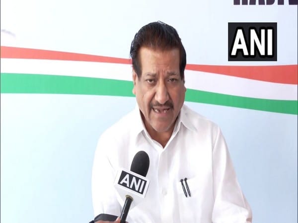 Maharashtra Congress leaders hold 'Sankalp Satyagraha' against Rahul Gandhi's disqualification