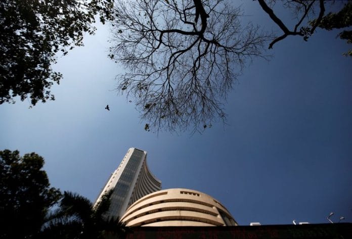A bird flies past the Bombay Stock Exchange (BSE) building in Mumbai, India, 31 January, 2020 | Reuters/Francis Mascarenhas