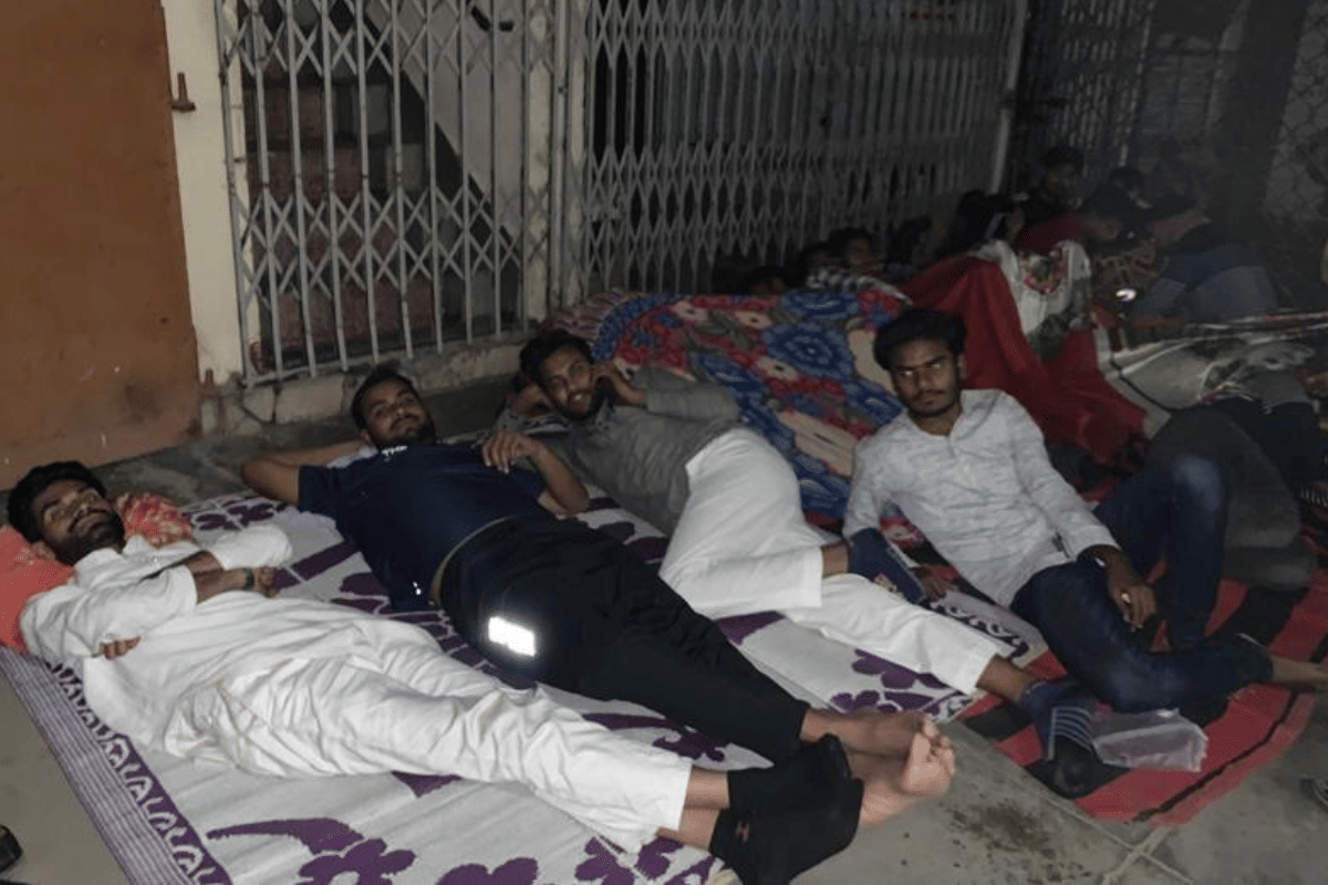 Students on protest outside Muslim Literary Association’s secretary Barkat Ali’s residence. | Twitter