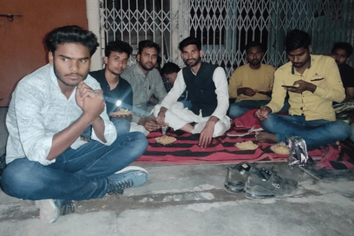 Students on protest outside Muslim Literary Association’s secretary Barkat Ali’s house. | Twitter