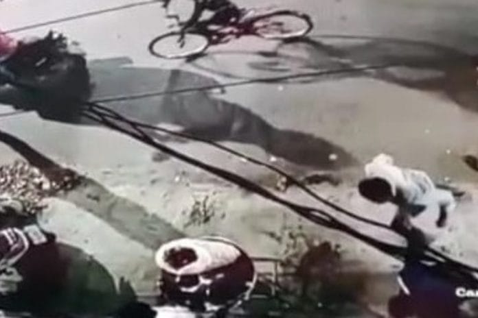 A screen grab of a man allegedly assaulting a migrant worker in Coimbatore | By special arrangement