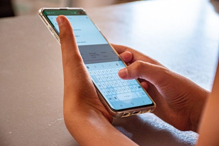 Belgian man takes life after 6-week conversations with chatbot about climate issues