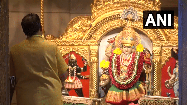 Chaitra Navratri begins, devotees offer prayer at Delhi's Jhandewalan Temple