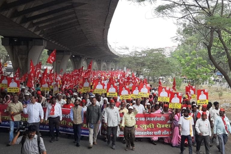 Onion prices, forest land rights, loan waivers — 10,000 farmers march to Mumbai for ‘unmet demands’