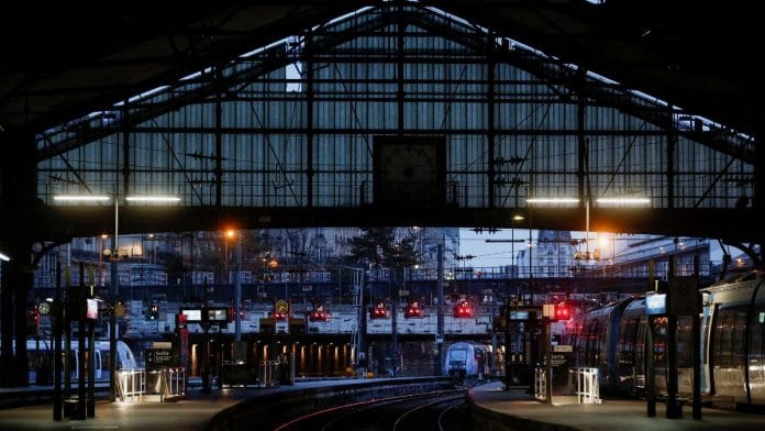 Empty platforms at the Saint-Lazare train station during a nationwide day of strike and protests against the French government's pension reform plan, with heavy disruption on French SNCF railway and the Paris transport RATP networks, in Paris, France, March 7, 2023. REUTERS/Benoit Tessier