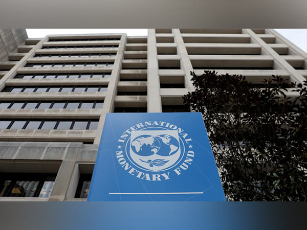 Ukraine receives first tranche of USD 2.7 billion financial aid from IMF
