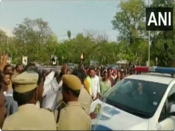 Telangana: BRS stages protest outside Hanumakonda Court against Bandi Sanjay