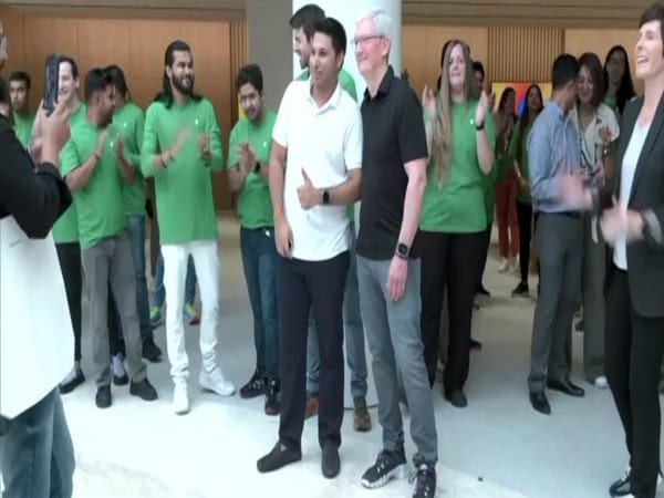 Saket Apple store was six-month project, took hundreds of labourers to complete