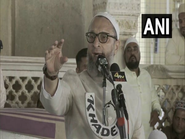 Owaisi compares killers of gangster Atiq Ahmed with Godse