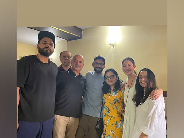 Anushka Sharma relishes South-Indian food with Virat Kohli and her parents 