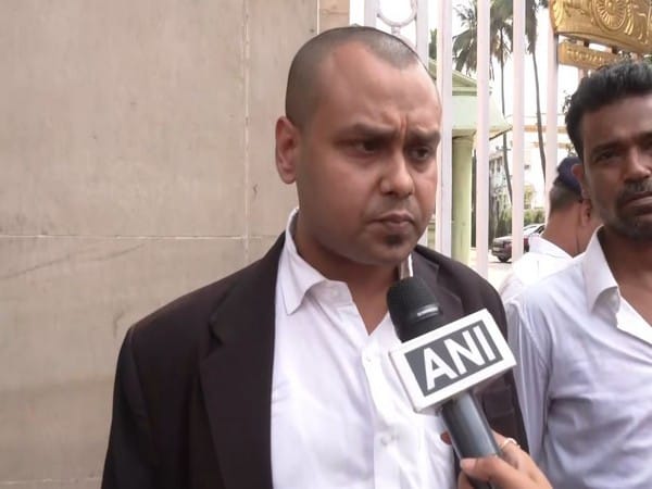 Kaliaganj death: Congress delegation meets Bengal Governor