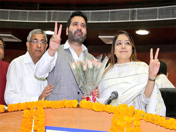 AAP's Shelly Oberoi re-elected Delhi Mayor, Aaley Iqbal her deputy; Kejriwal says people have huge expectations from party