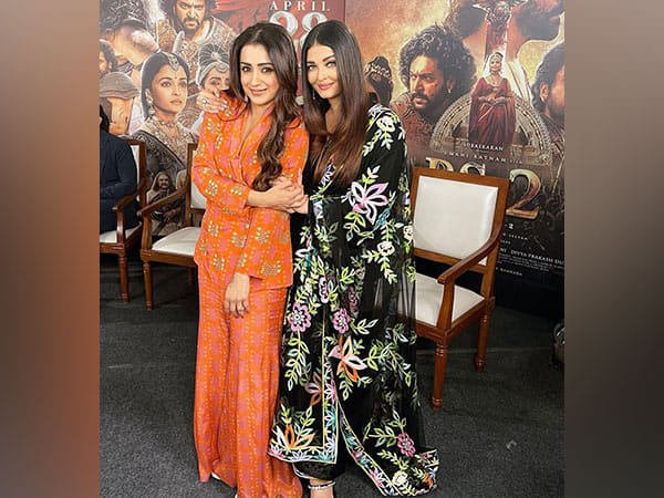 Aishwarya Rai, Trisha strike gorgeous pose at 'PS-2' promotion
