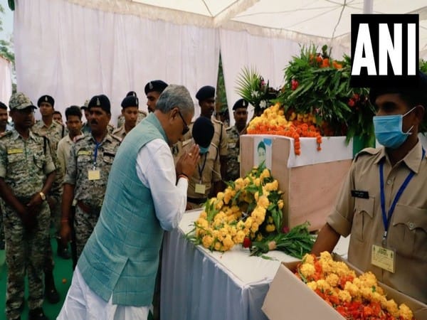 Dantewada attack: BJP leader Om Prakash Mathur pays homage to slain personnel