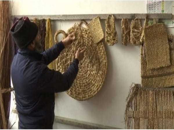 Kashmiri artisan reviving centuries-old craft of making 'Pulhoer' 