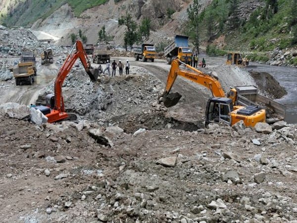 Thar Coal Project: Chinese contractors worried over non-payments of dues by Pakistan