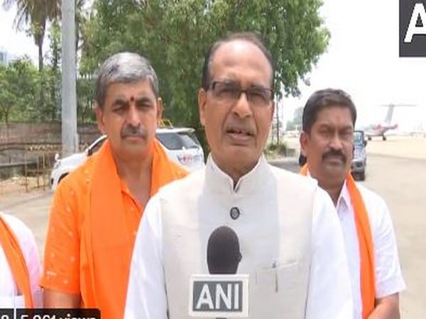 Shivraj Chouhan refers Siddaramaiah, Mallikarjun Kharge and Shivakumar's trio as 