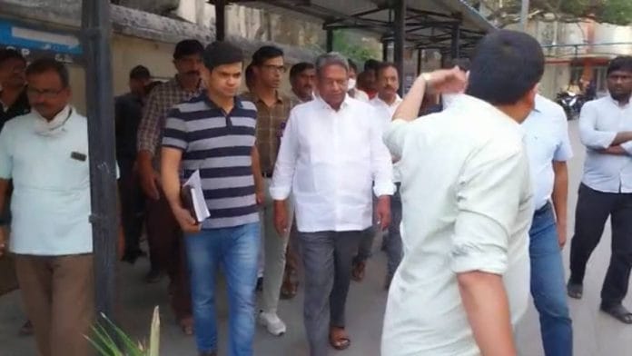 YS Bhaskar Reddy with the CBI team at Hyderabad’s Osmania Hospital for a medical examination | Photo: By special arrangement