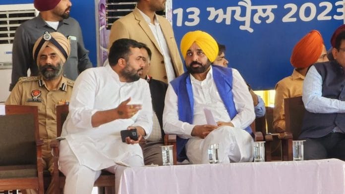 AAP MLA Jagdeep Goldy Kamboj with Punjab CM Bhagwant Mann | Representational image | Twitter @jagdeep_goldy