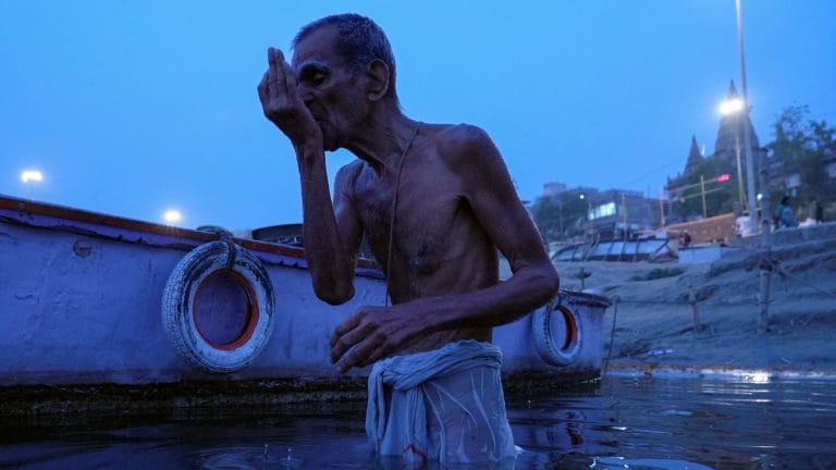India’s elderly await death, seek salvation in holy city
