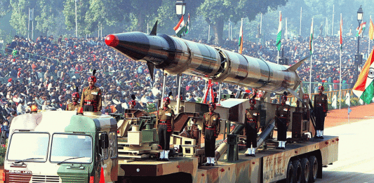An Indian Agni-II intermediate range ballistic missile on a road-mobile launcher, displayed at the Republic Day Parade on New Delhi's Rajpath | Wikimedia
