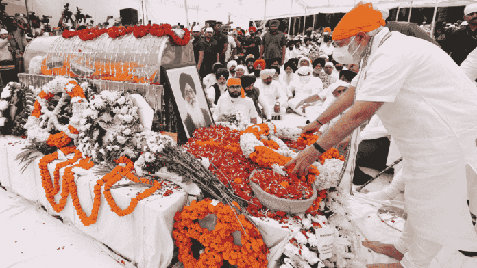 Prime Minister Narendra Modi pays his last respects to former Punjab Chief Minister and Shiromani Akali Dal patriarch Parkash Singh Badal in Chandigarh | ANI