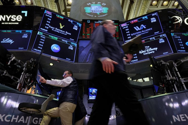 Wall Street ends lower, US Treasury yields slide as data fuels global ...