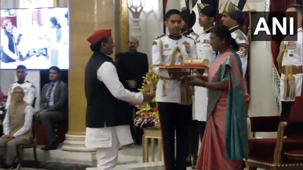 Akhilesh receives Padma Vibhushan for his late father Mulayam Singh Yadav