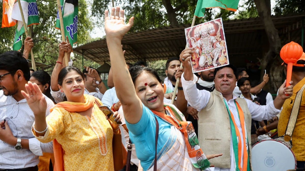 Congress workers at AICC HQ, Saturday | Manisha Mondal | ThePrint