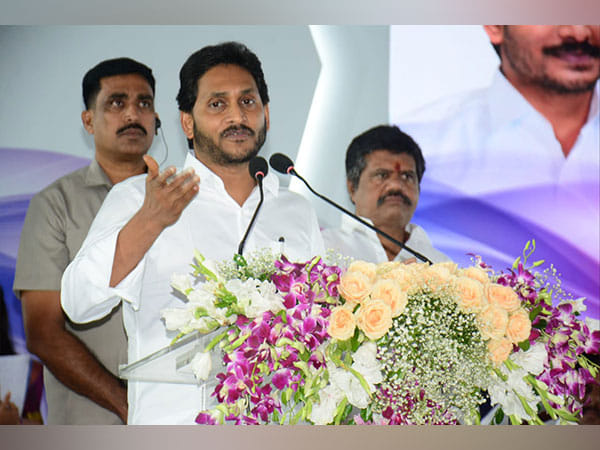 Andhra Pradesh CM lays foundation stone of Vizag Tech Park