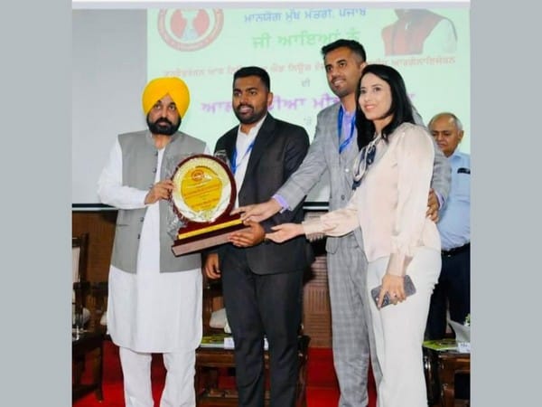 Healing Hospital receives award for the Best Hospital in Chandigarh from Punjab CM Bhagwant Mann