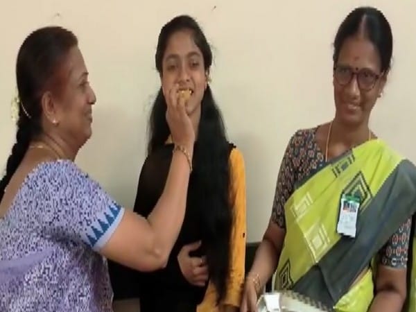 Daughter of daily wager pulls off perfect score in Class XII Tamil Nadu board exams